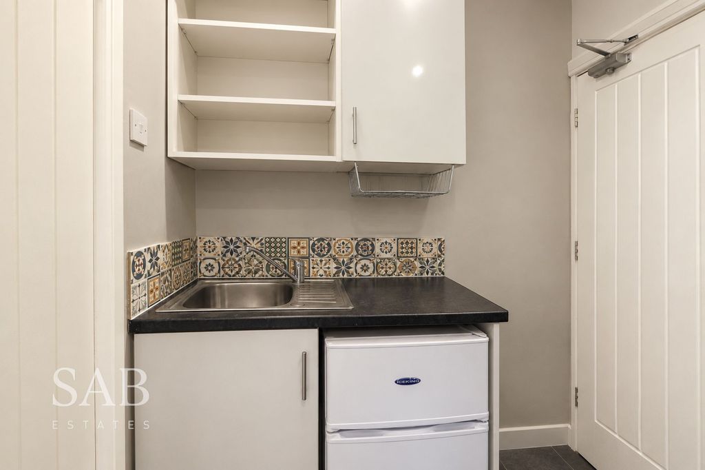 Property photo 2 of 3