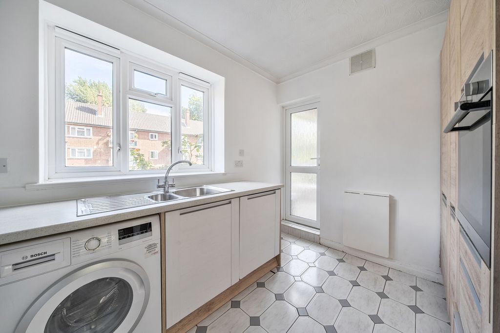 Property photo 2 of 19 Kitchen