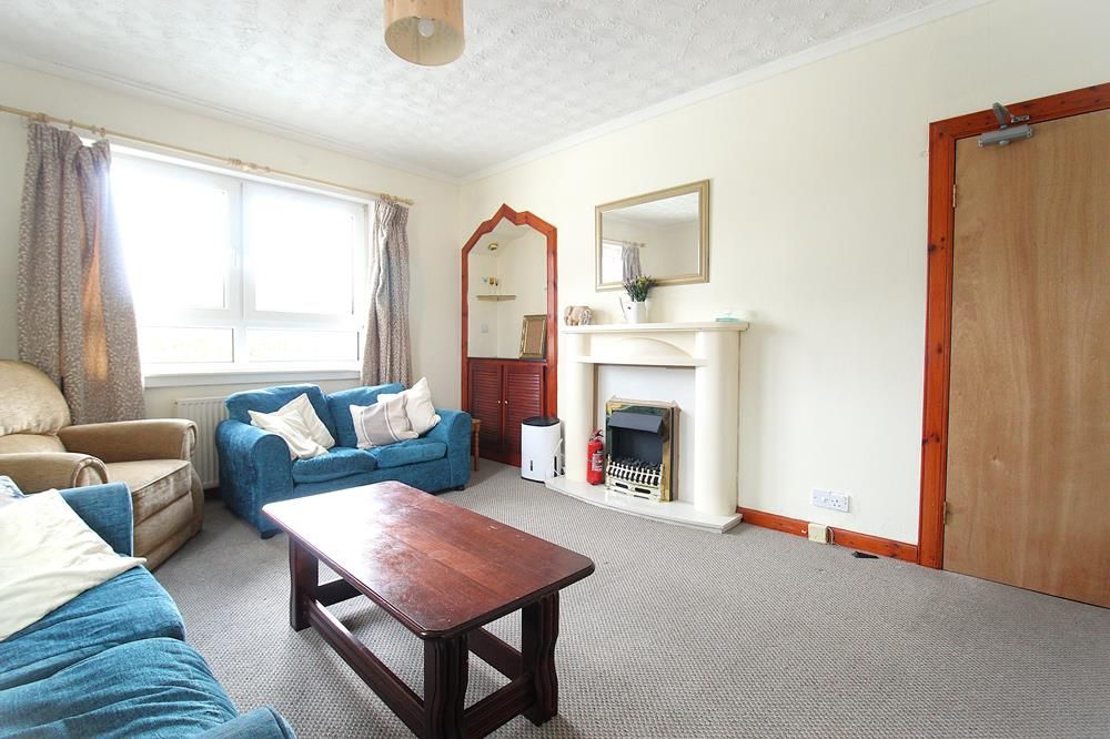 Property photo 2 of 11 Lounge Alt