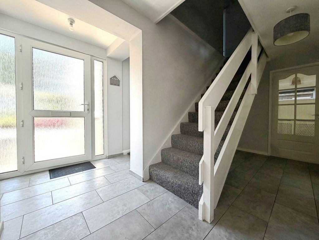 Property photo 3 of 19 Pbox-Img.Jpg