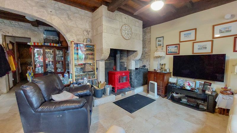 Property photo 3 of 13