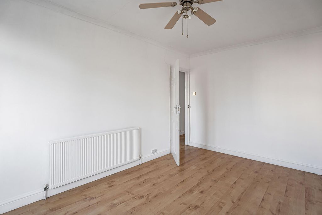 Property photo 3 of 23 Bedroom