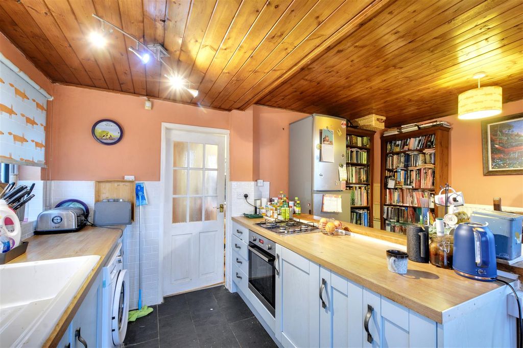 Property photo 3 of 20 Kitchen_3.Jpeg