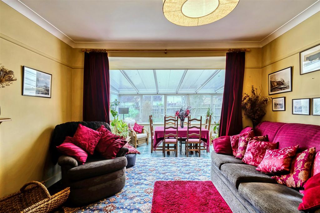 Property photo 3 of 12 Sitting Room