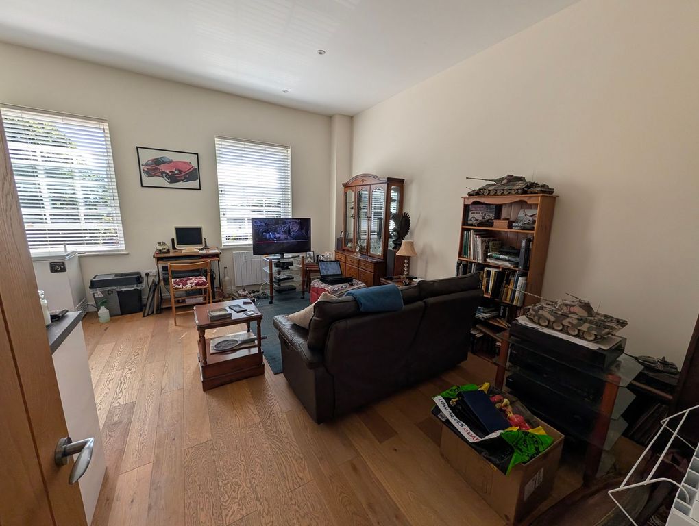 Property photo 3 of 7