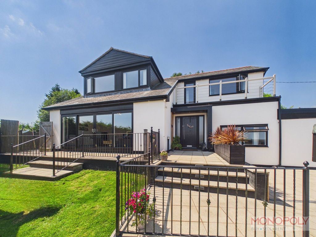 Property photo 3 of 40 F