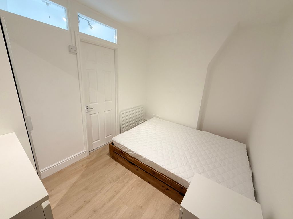 Property photo 3 of 13 Bedroom