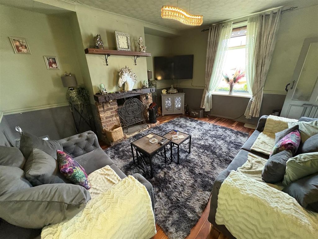 Property photo 2 of 11 5.Jpg