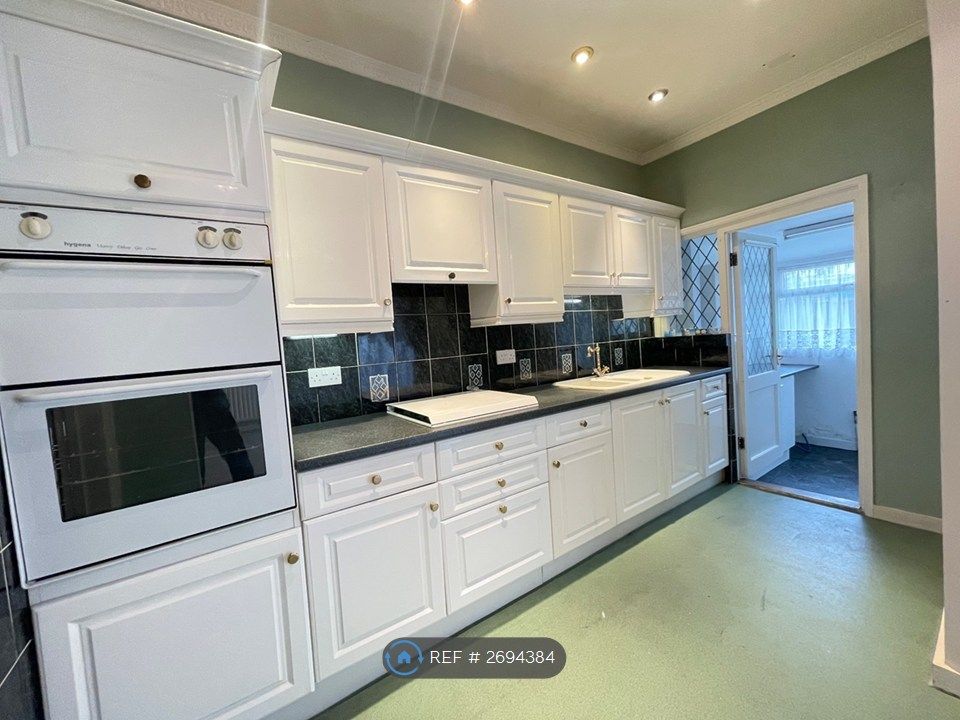 Property photo 1 of 2