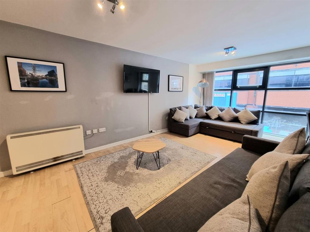 Property photo 3 of 11