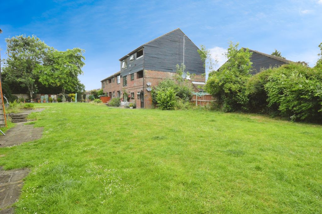 Property photo 2 of 8