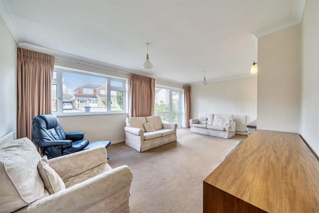 Property photo 2 of 21 Living Room