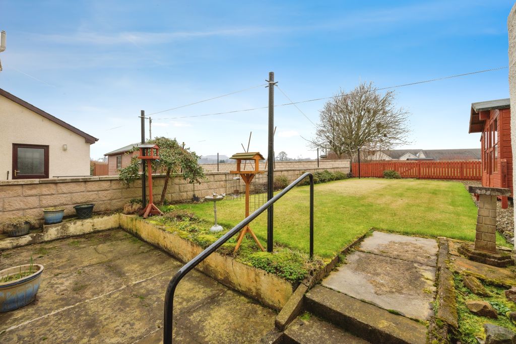 Property photo 2 of 14 Garden