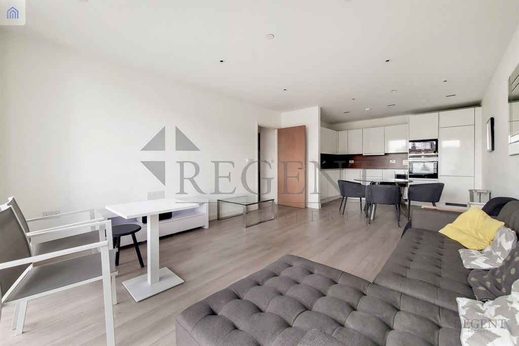 Property photo 2 of 11 Open Plan