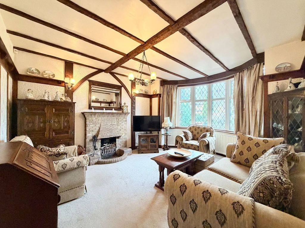 Property photo 3 of 27