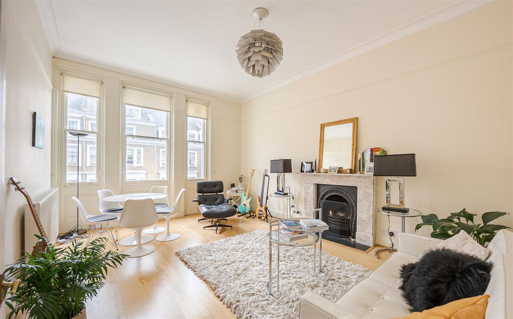 Property photo 3 of 12 Bina Gardens 7C-7.Jpg