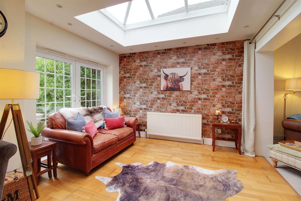 Property photo 2 of 44 Img_0211-Img_0213.Jpg