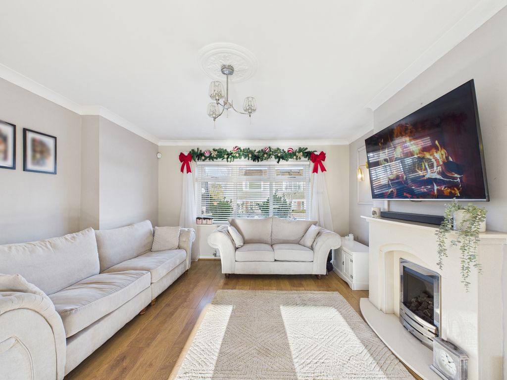 Property photo 2 of 28