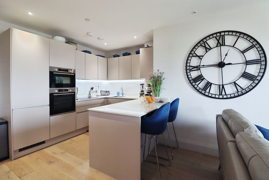 Additional image 4 of 3 bed flat for saleRest Bay, Porthcawl CF36