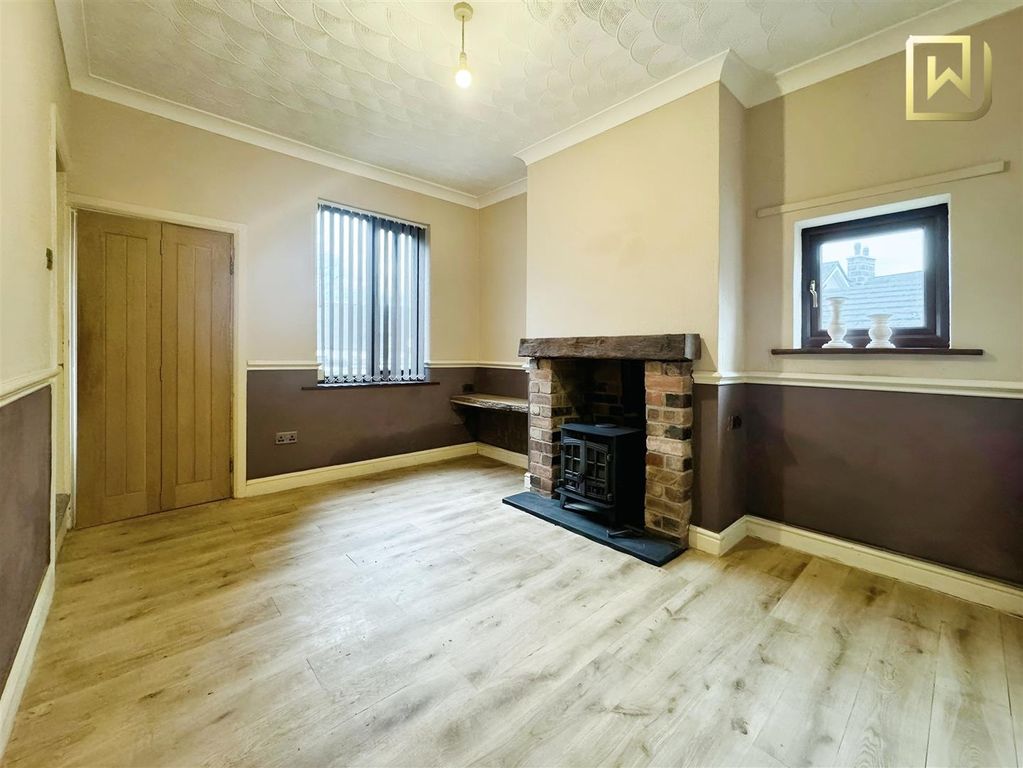 Property photo 3 of 17 Dining Room