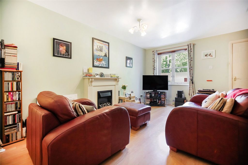 Property photo 2 of 17 Picture No. 03