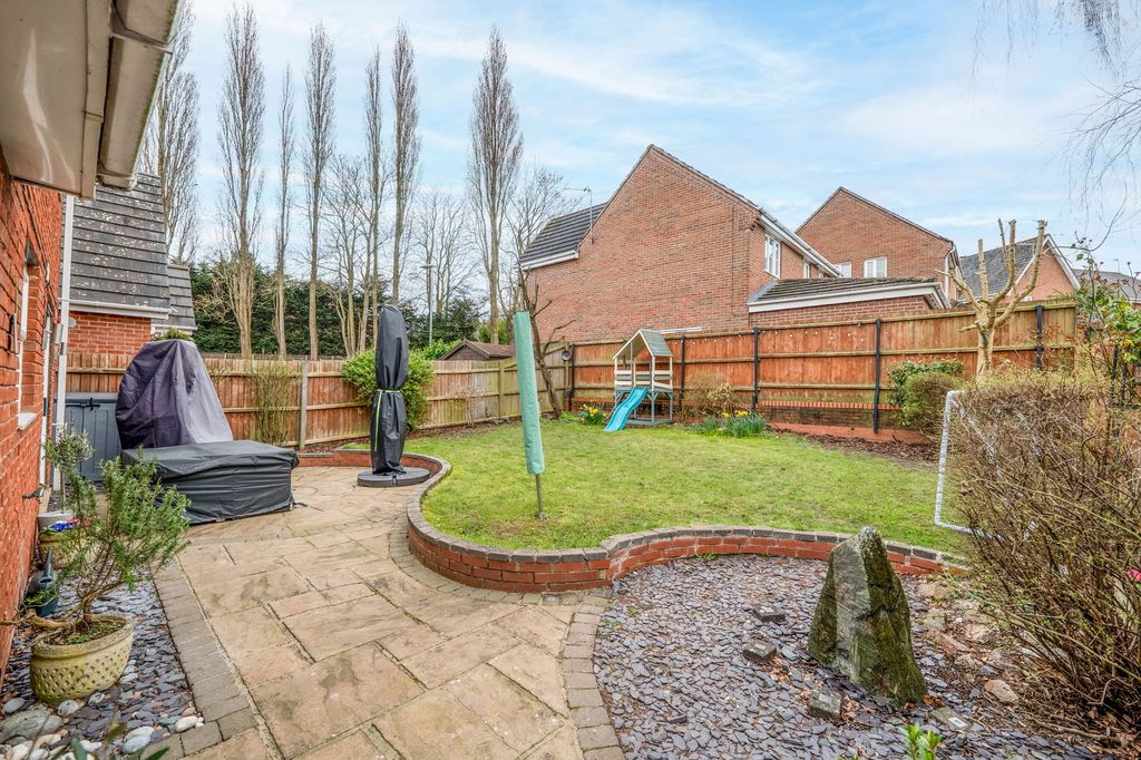 Property photo 2 of 31