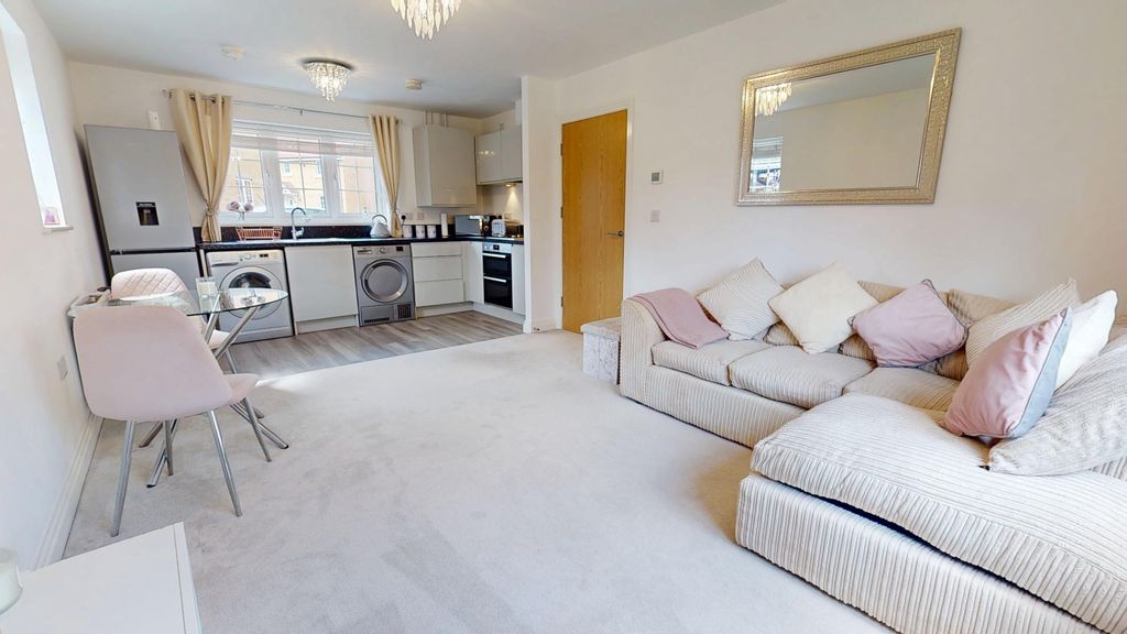 Property photo 2 of 10 Photo 8