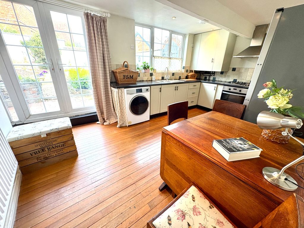 Property photo 3 of 13