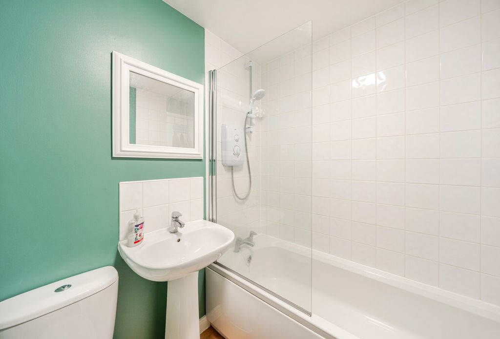 Property photo 3 of 14 1385996-21-69282F...