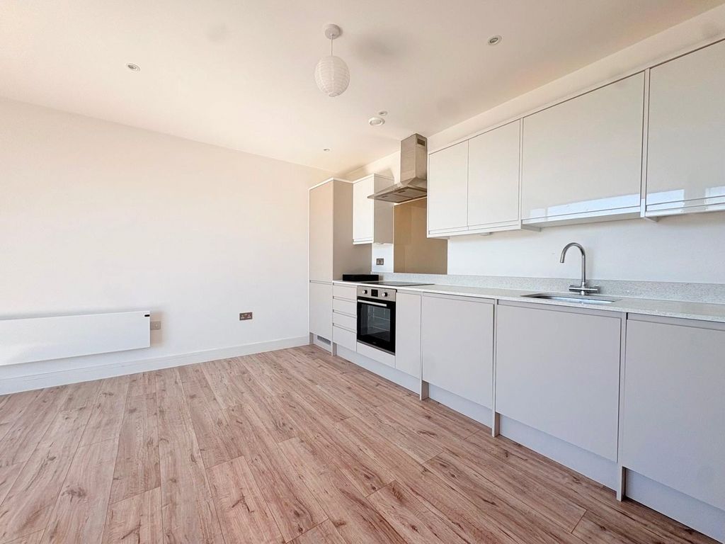 Property photo 2 of 11 Picture No. 35