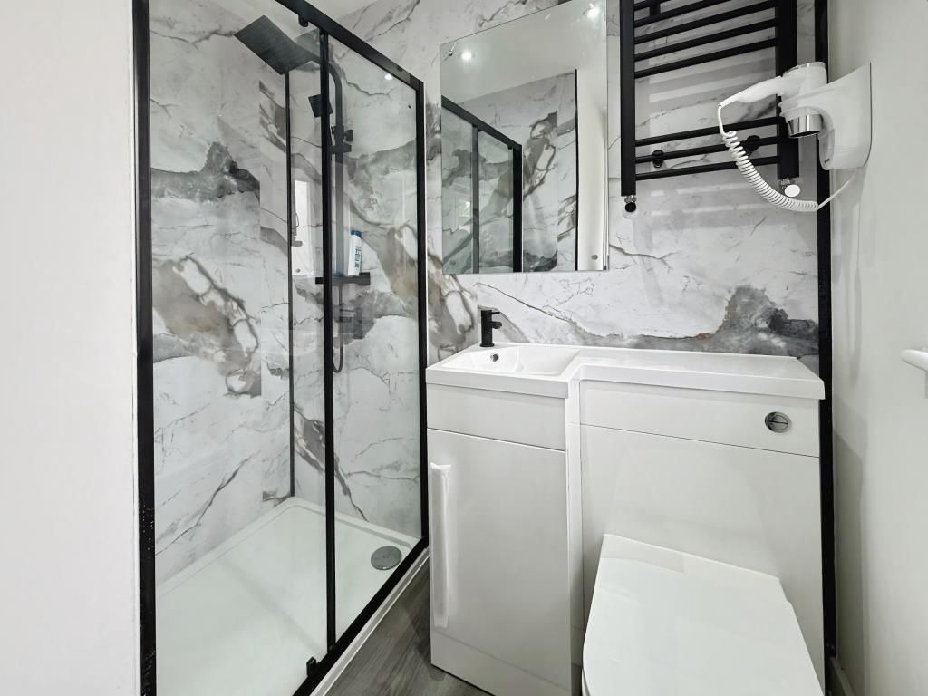 Property photo 3 of 7 Bathroom