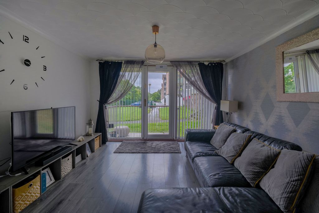 Property photo 2 of 27