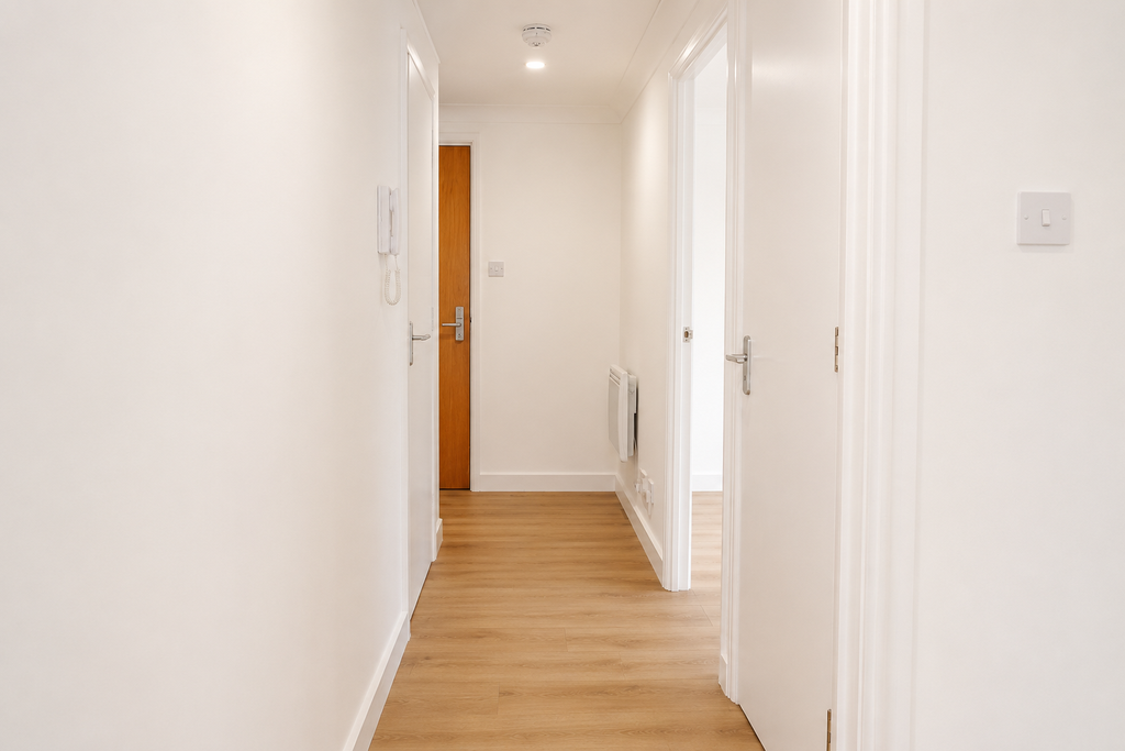 Property photo 2 of 10 Hallway