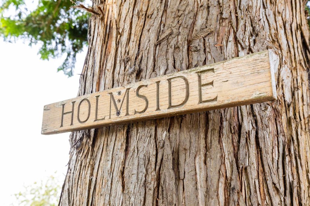 Property photo 3 of 10 Holmside-4.Jpg