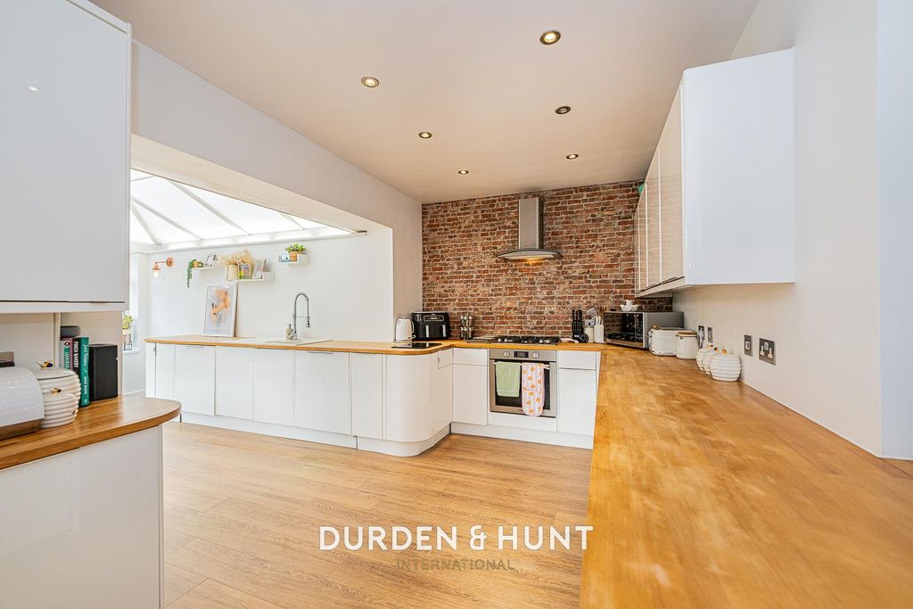 Property photo 3 of 30 Peregrine-25.Jpg