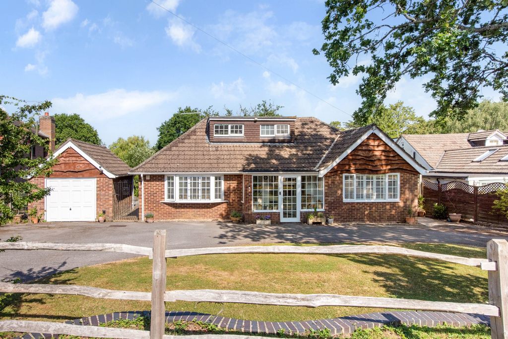 Property photo 1 of 11