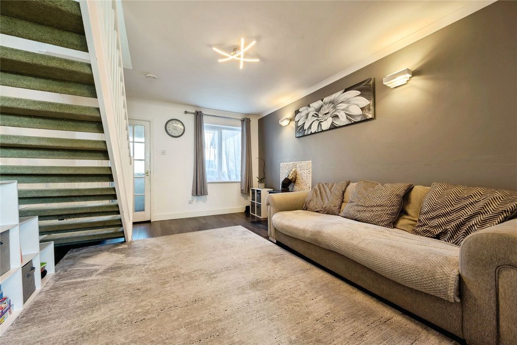 Property photo 2 of 9 Picture No. 10