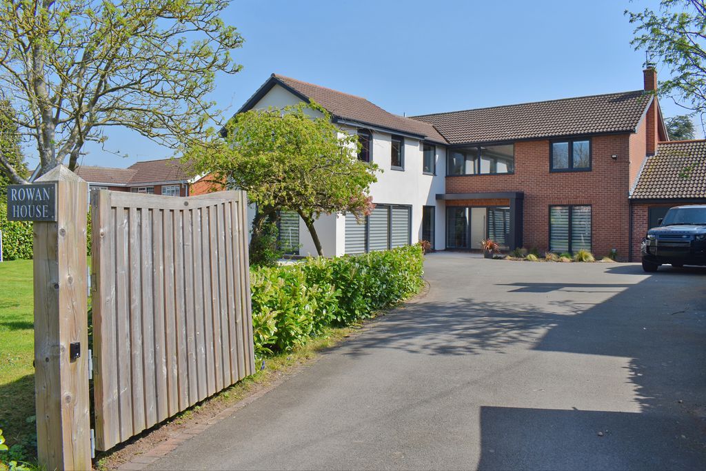 Property photo 1 of 25 Photo 25