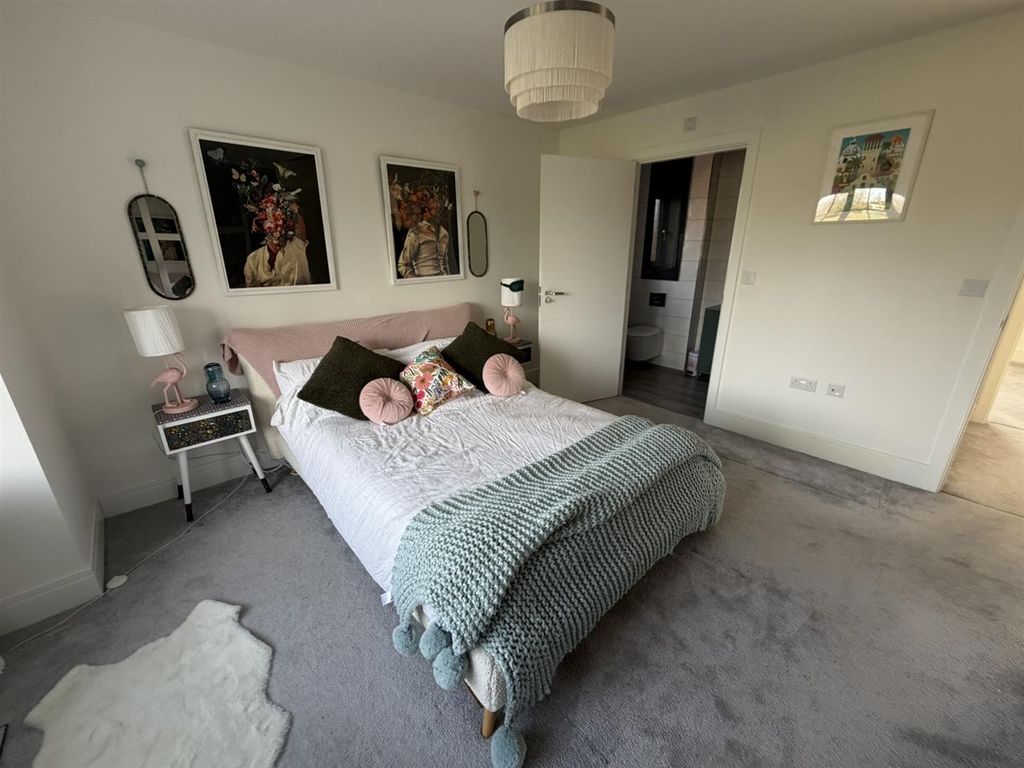 Additional image 22 of 5 bed property for saleButtercup Drive, Daventry NN11