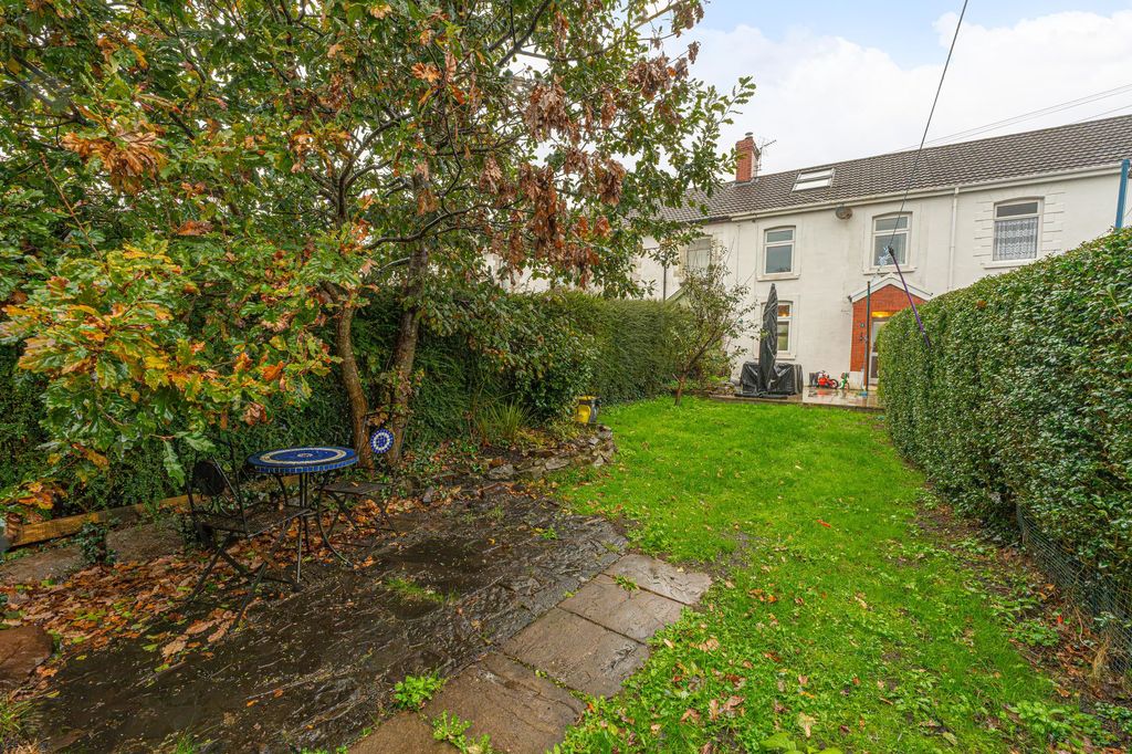 Property photo 3 of 40