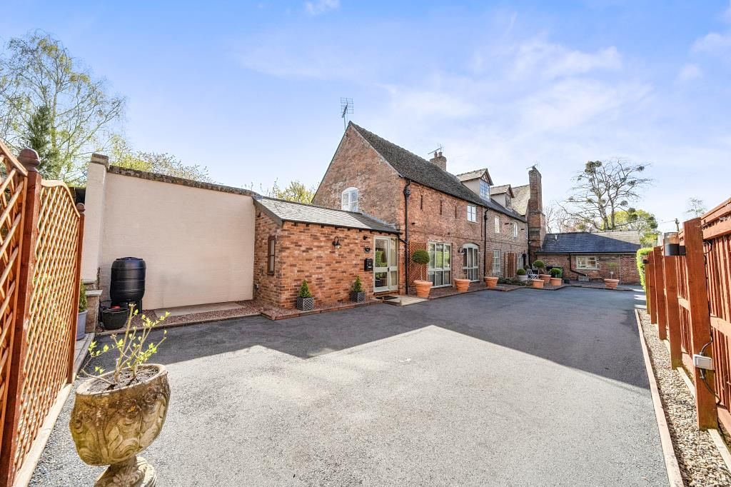 Property photo 1 of 20 External View