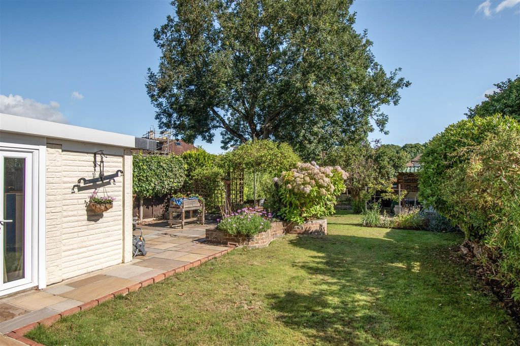 Property photo 2 of 25 8661940-Exterior04.Jpg