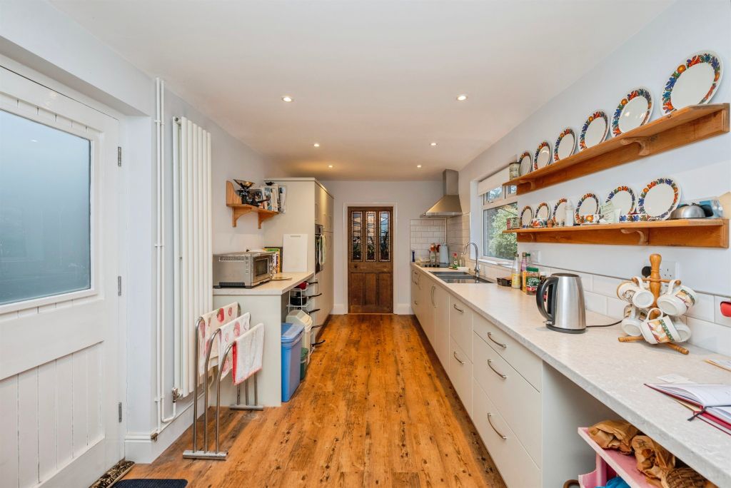 Property photo 3 of 24