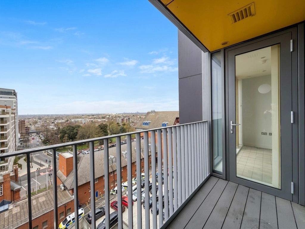 Property photo 2 of 7 Balcony