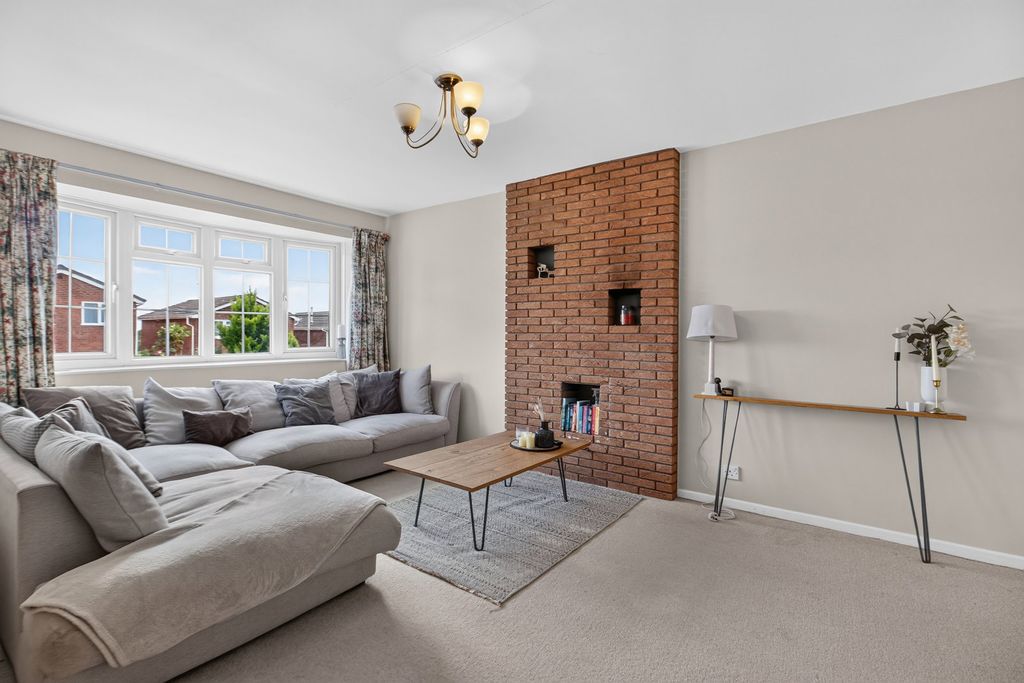 Property photo 2 of 19
