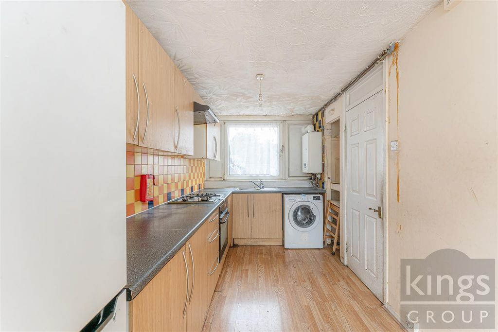 Property photo 3 of 12