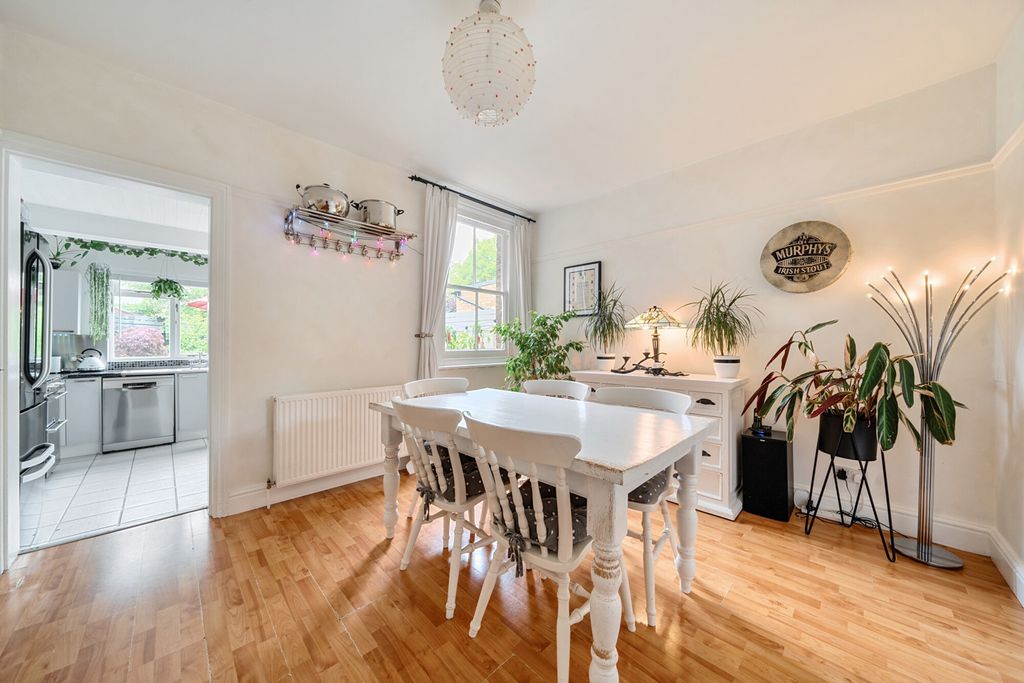 Property photo 3 of 21 1301165-10-6841cd...