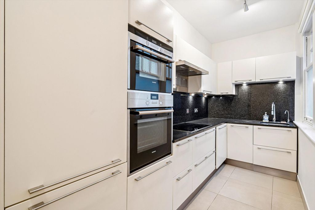 Property photo 2 of 14 Image