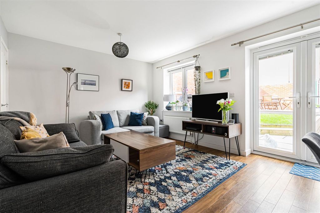 Property photo 3 of 20 28_77668.Jpg