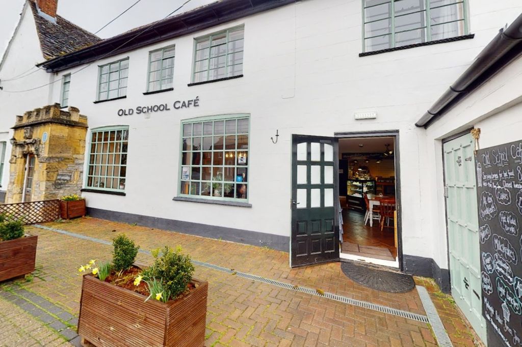 Property photo 1 of 7